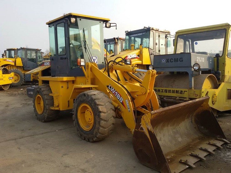 装载机六种作业下使用技巧